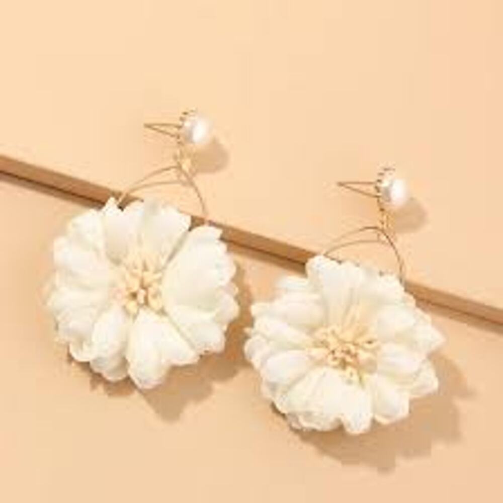 NEW Fabric Daisy Cream Flower Earrings